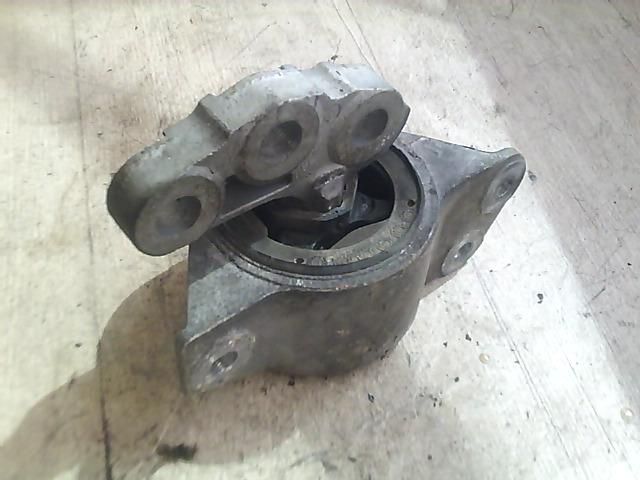 bontott FIAT GRANDE PUNTO Motor Tartó Bak Jobb