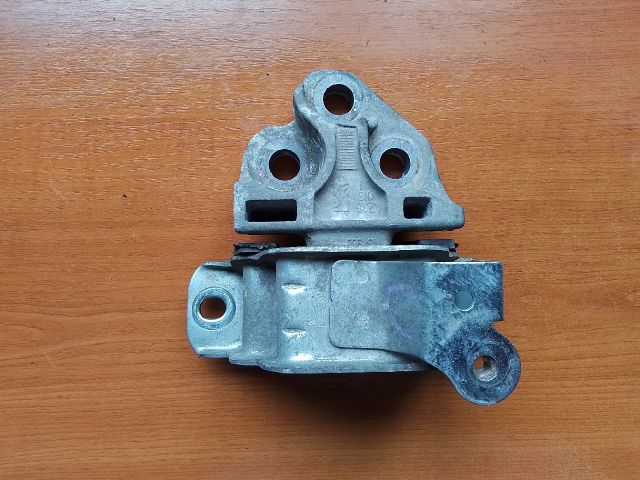 bontott FIAT GRANDE PUNTO Motor Tartó Bak Jobb