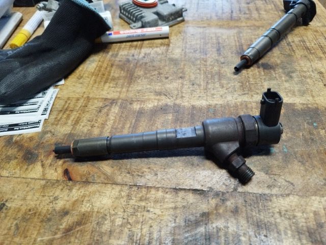 bontott FIAT GRANDE PUNTO Porlasztó (1 db)