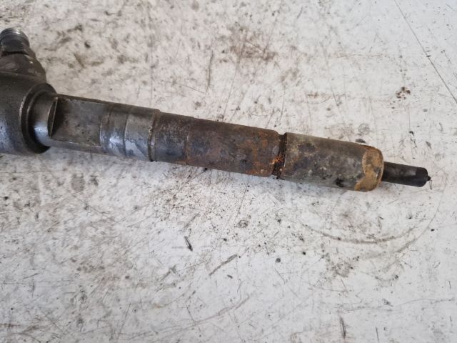 bontott FIAT GRANDE PUNTO Porlasztó (1 db)