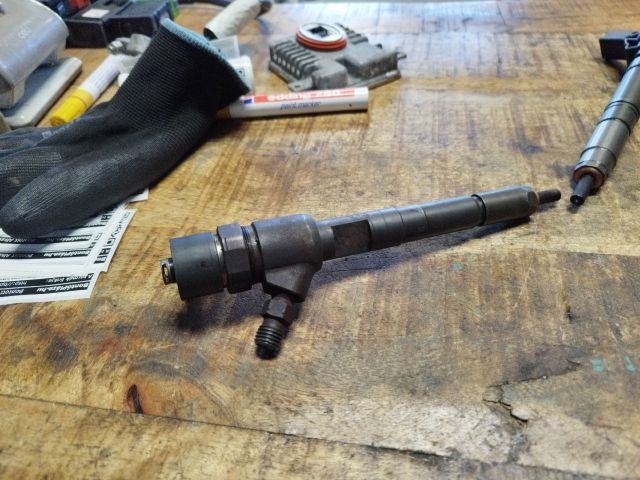 bontott FIAT GRANDE PUNTO Porlasztó (1 db)