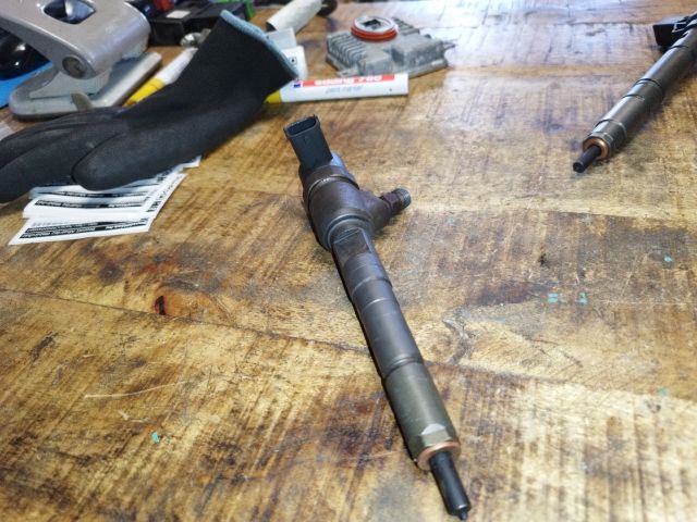 bontott FIAT GRANDE PUNTO Porlasztó (1 db)