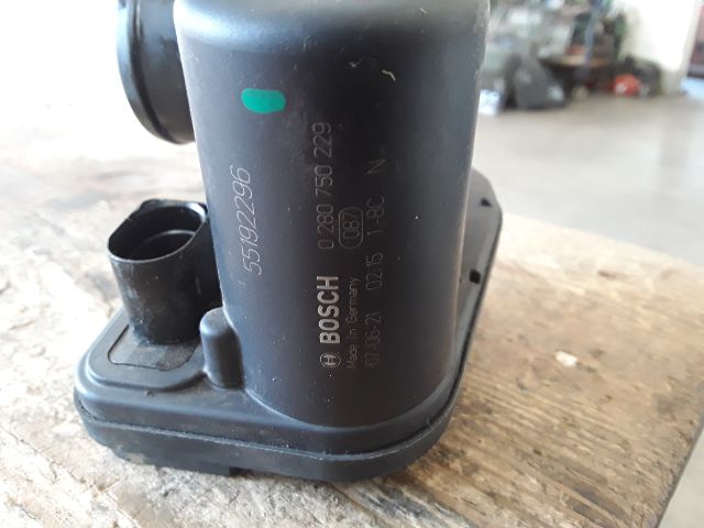 bontott FIAT GRANDE PUNTO Fojtószelep (Elektromos)