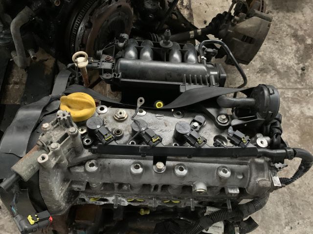 bontott FIAT GRANDE PUNTO Motor (Fűzött blokk hengerfejjel)