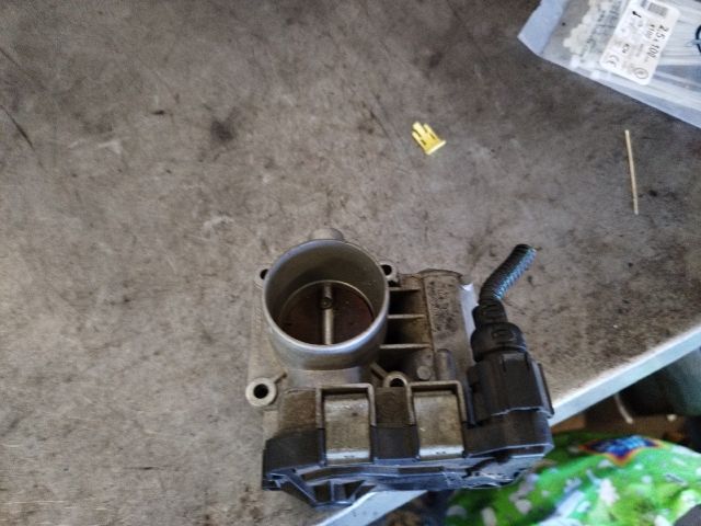 bontott FIAT GRANDE PUNTO Fojtószelep (Elektromos)