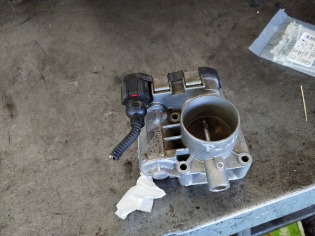 bontott FIAT GRANDE PUNTO Fojtószelep (Elektromos)