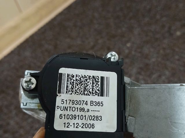 bontott FIAT GRANDE PUNTO Gyújtáskapcsoló Házzal