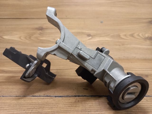 bontott FIAT GRANDE PUNTO Gyújtáskapcsoló Házzal