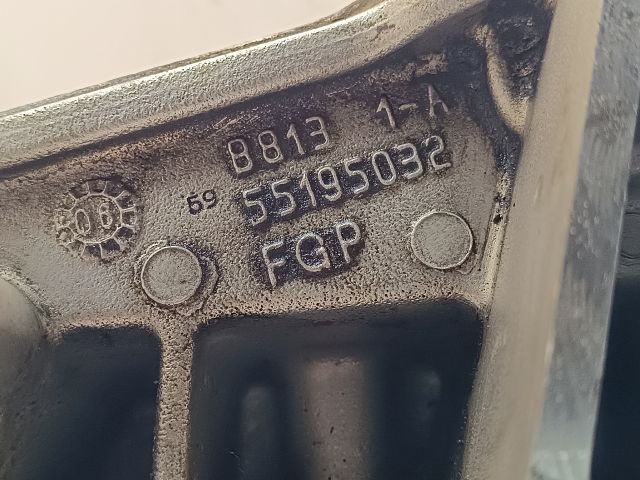 bontott FIAT GRANDE PUNTO Motor Tartó Bak (Fém)