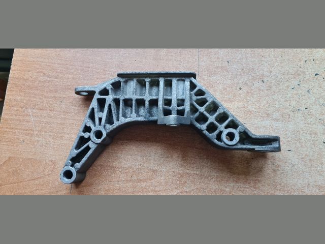 bontott FIAT GRANDE PUNTO Motor Tartó Bak (Pozíciófüggetlen)