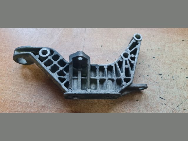 bontott FIAT GRANDE PUNTO Motor Tartó Bak (Pozíciófüggetlen)