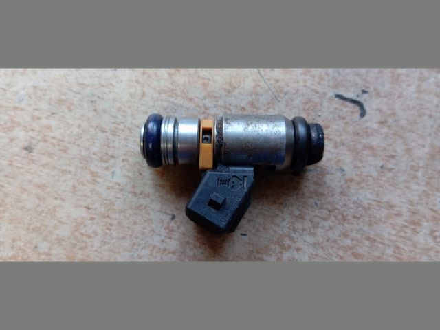 bontott FIAT GRANDE PUNTO Porlasztó (1 db)