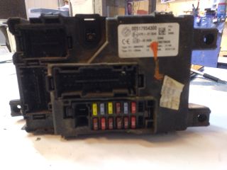 bontott FIAT GRANDE PUNTO Biztosítéktábla Motortér