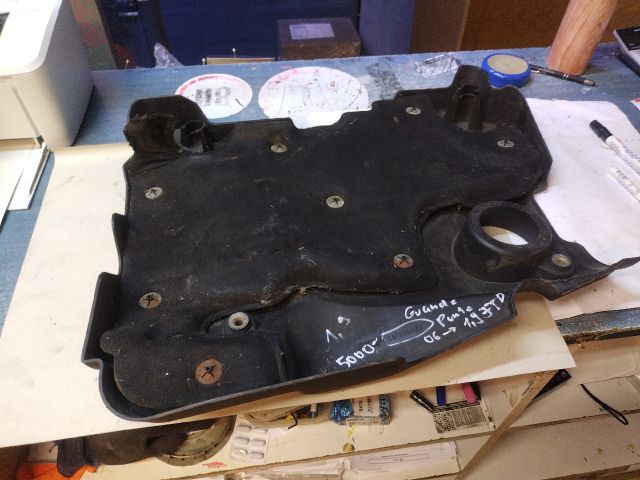 bontott FIAT GRANDE PUNTO Felső Motorburkolat