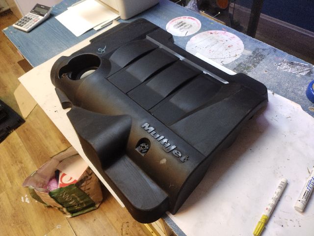 bontott FIAT GRANDE PUNTO Felső Motorburkolat