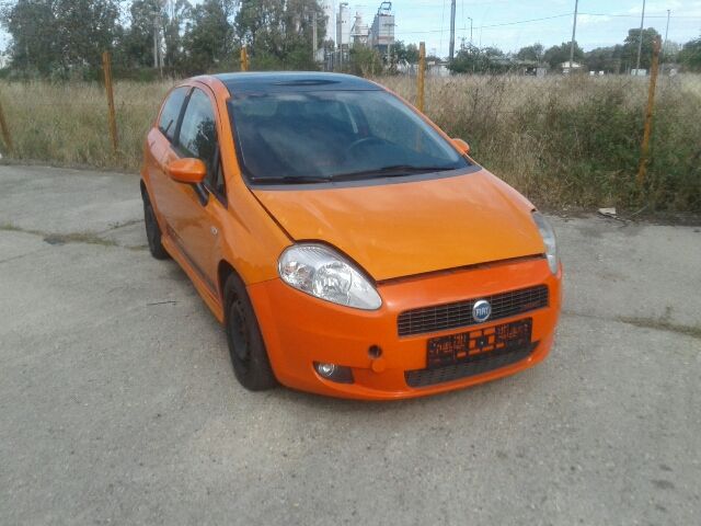 bontott FIAT GRANDE PUNTO Motor (Fűzött blokk hengerfejjel)