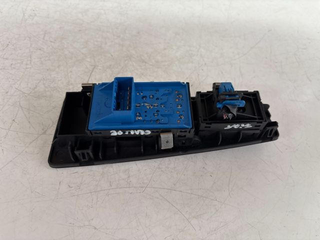 bontott FIAT GRANDE PUNTO Ablakemelő Kapcsoló Négyes / Kettes