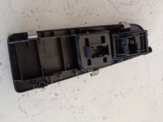 bontott FIAT GRANDE PUNTO Bal első Ablakemelő Kapcsoló