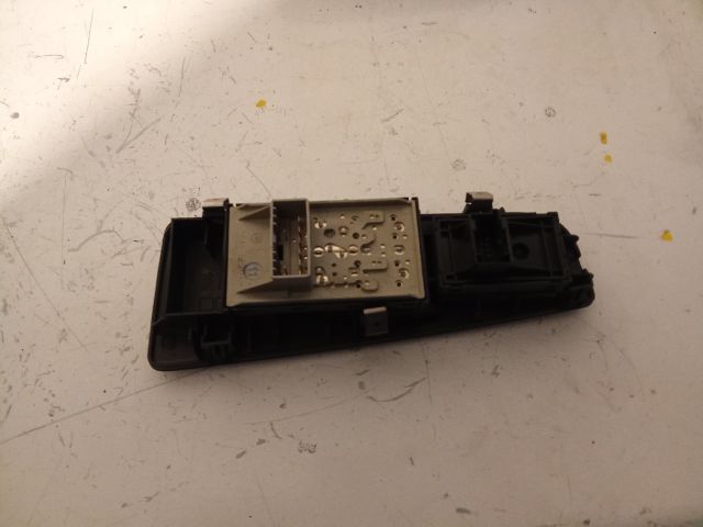 bontott FIAT GRANDE PUNTO Bal első Ablakemelő Kapcsoló