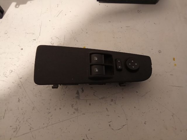 bontott FIAT GRANDE PUNTO Bal első Ablakemelő Kapcsoló