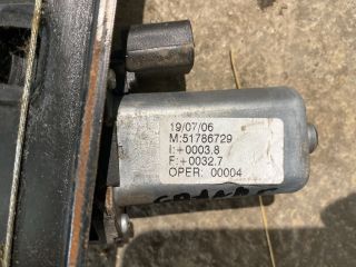 bontott FIAT GRANDE PUNTO Bal első Ablakemelő Szerkezet (Elektromos)