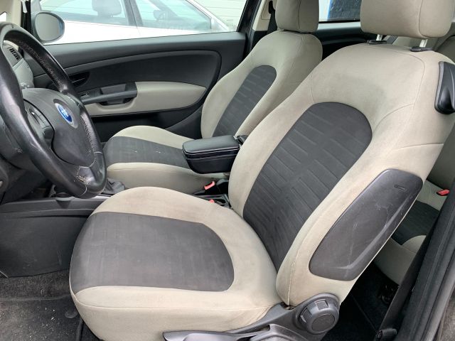 bontott FIAT GRANDE PUNTO Bal első Ajtó Kárpit