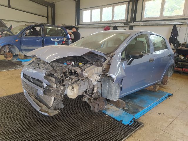 bontott FIAT GRANDE PUNTO Bal első Ajtó Kárpit