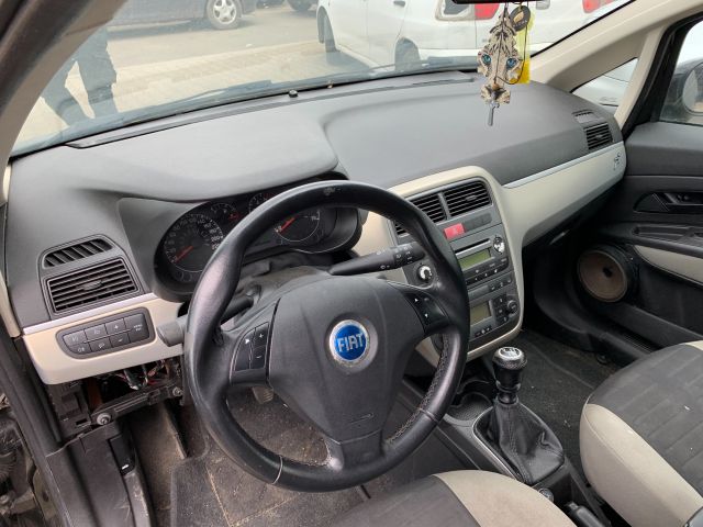 bontott FIAT GRANDE PUNTO Bal első Ajtó Kárpit