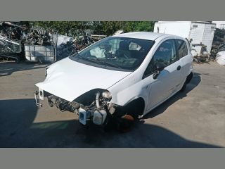 bontott FIAT GRANDE PUNTO Bal első Ajtó (Részeivel)