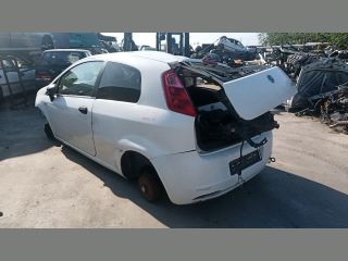 bontott FIAT GRANDE PUNTO Bal első Ajtó (Részeivel)