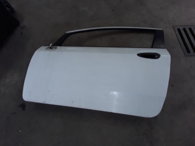 bontott FIAT GRANDE PUNTO Bal első Ajtó (Üres lemez)