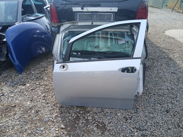 bontott FIAT GRANDE PUNTO Bal első Ajtó (Üres lemez)