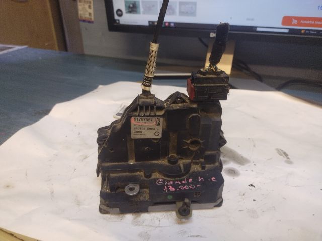 bontott FIAT GRANDE PUNTO Bal első Ajtózár