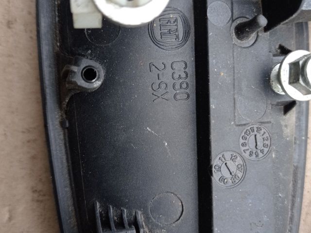 bontott FIAT GRANDE PUNTO Bal első Külső Kilincs