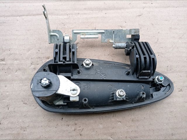 bontott FIAT GRANDE PUNTO Bal első Külső Kilincs