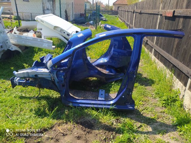 bontott FIAT GRANDE PUNTO Bal első Negyed Karosszéria Csomag