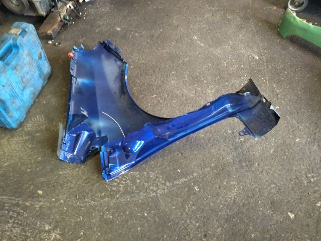 bontott FIAT GRANDE PUNTO Bal első Sárvédő