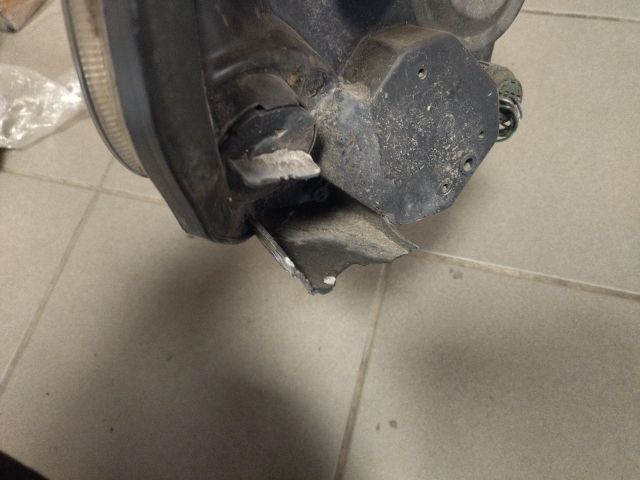 bontott FIAT GRANDE PUNTO Bal Fényszóró