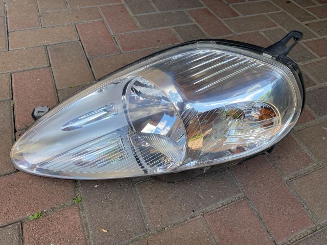 bontott FIAT GRANDE PUNTO Bal Fényszóró