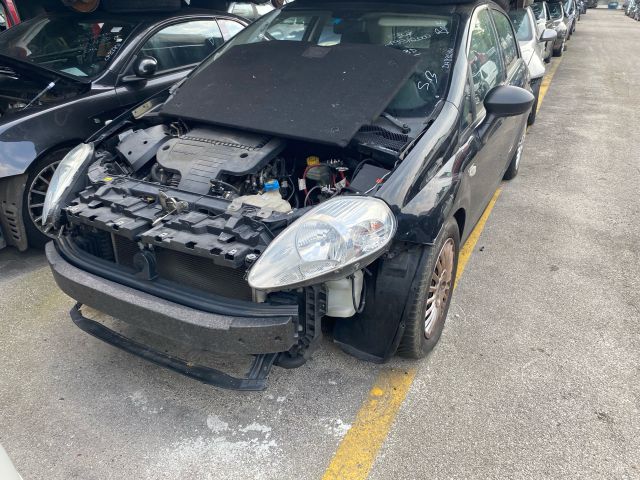 bontott FIAT GRANDE PUNTO Bal Fényszóró