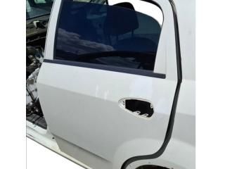 bontott FIAT GRANDE PUNTO Bal hátsó Ajtó (Üres lemez)