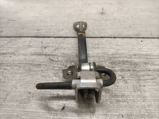 bontott FIAT GRANDE PUNTO Bal hátsó Ajtóhatároló