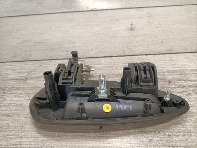 bontott FIAT GRANDE PUNTO Bal hátsó Külső Kilincs