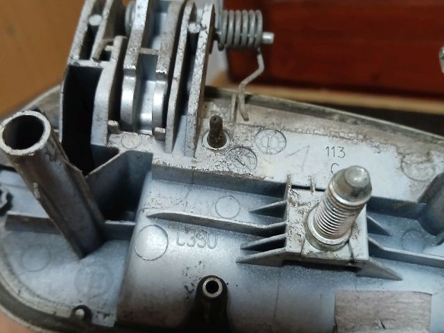 bontott FIAT GRANDE PUNTO Bal hátsó Külső Kilincs