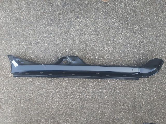 bontott FIAT GRANDE PUNTO Bal Küszöb