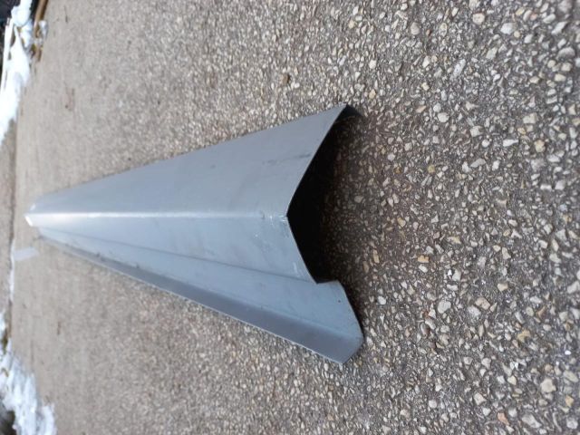 bontott FIAT GRANDE PUNTO Bal Küszöb