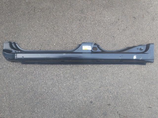 bontott FIAT GRANDE PUNTO Bal Küszöb