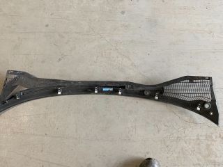 bontott FIAT GRANDE PUNTO Bal Szélvédő Alatti Vízelvezető Műanyag