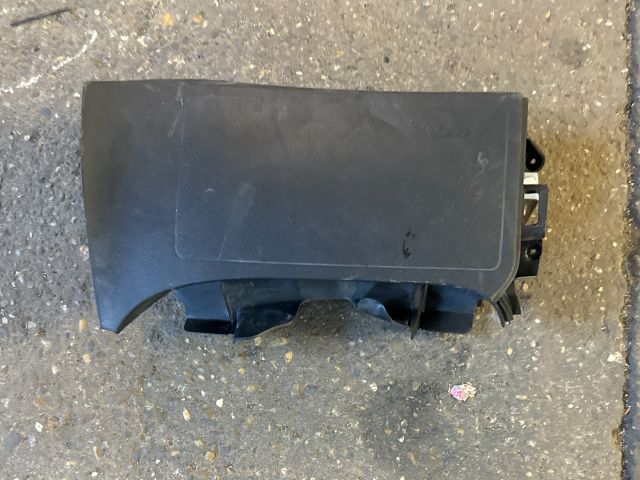 bontott FIAT GRANDE PUNTO Bal Térdlégzsák