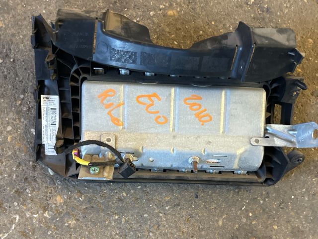 bontott FIAT GRANDE PUNTO Bal Térdlégzsák